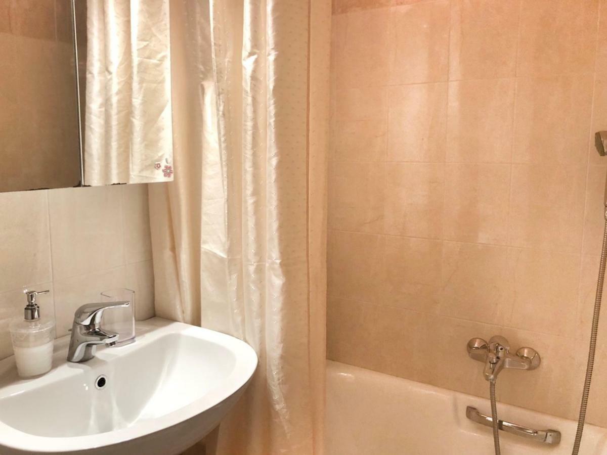Seaview 2Nd Flr. Apt. Next To The Beach, Wifi,A/C,P/C Media. อานาวีซอส ภายนอก รูปภาพ